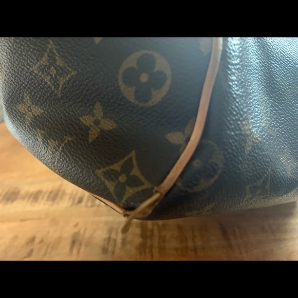 Authentic Louis Vuitton Tivoli GM - Picture 5 of 12